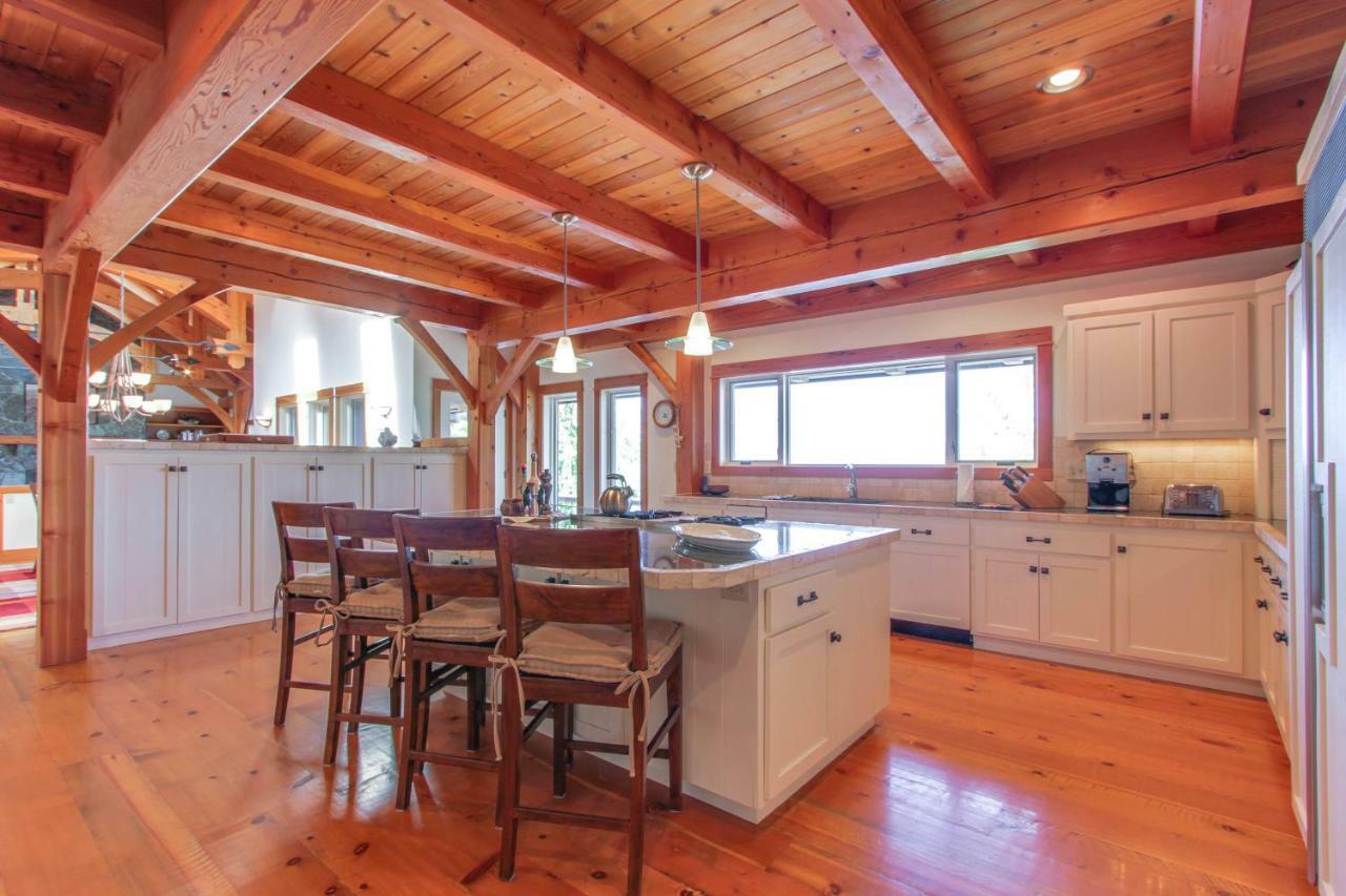 Bottle Bay Lakefront Lodge Sandpoint Exterior foto