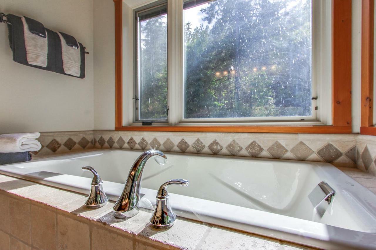Bottle Bay Lakefront Lodge Sandpoint Exterior foto